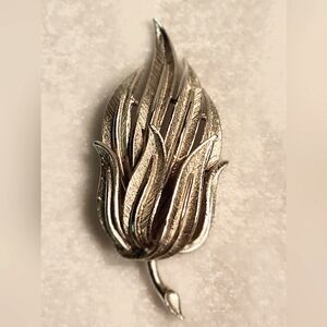 Vintage CORO Plant Leaf Silver Tone Botanical Nature Signed Brooch / Pin